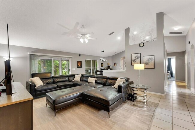 Building Photo - 273 Englenook Dr