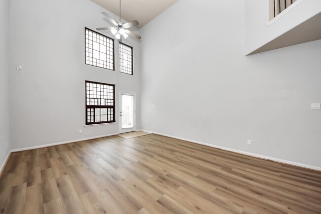 Building Photo - 1251 Glenwood Canyon Ln