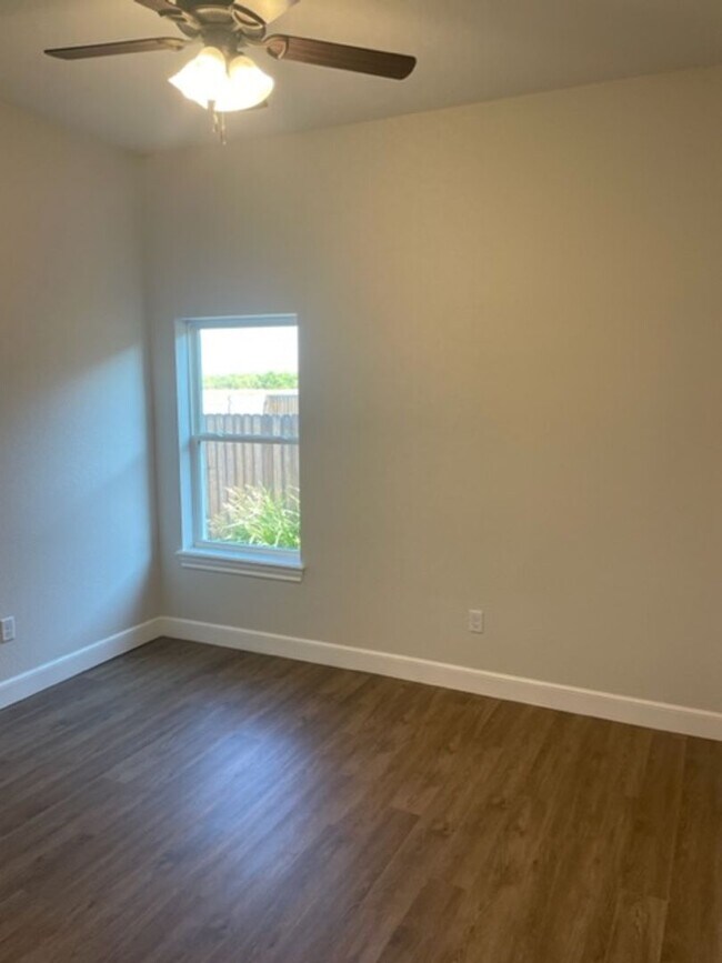 Building Photo - 7328 Mountain View Rd