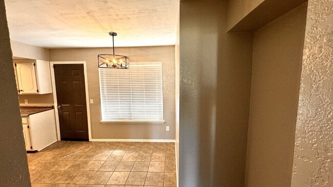 Building Photo - 812 SE 15th St