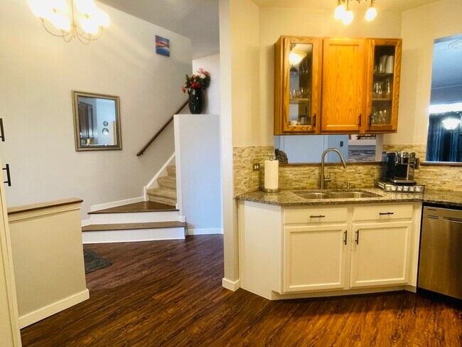 Building Photo - 1385 Redbridge Ct
