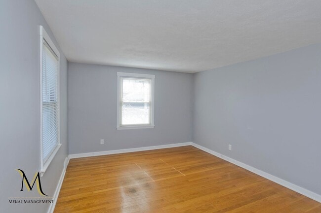 Building Photo - 3 Bedroom Single Family Home in East Forest Park Springfield, MA!
