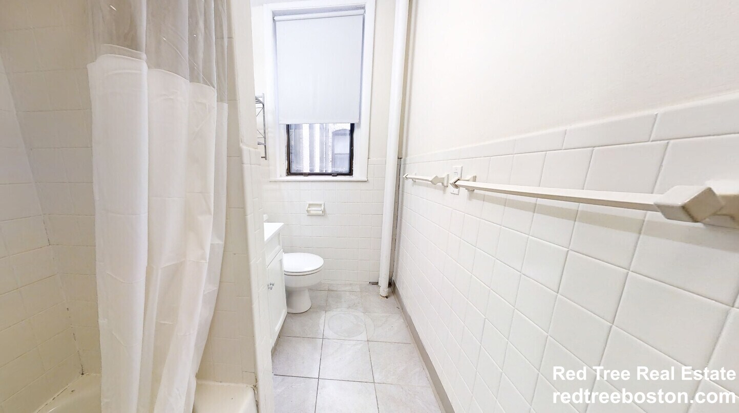 Building Photo - 1131 Commonwealth Ave