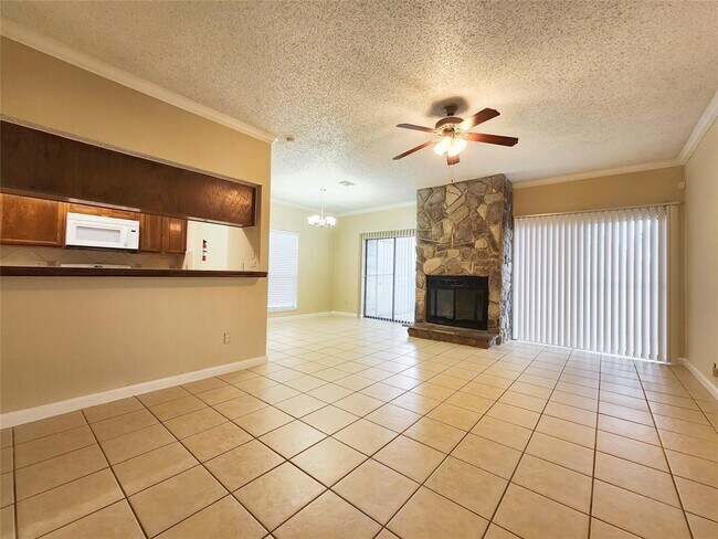 Building Photo - 17417 Red Oak Dr