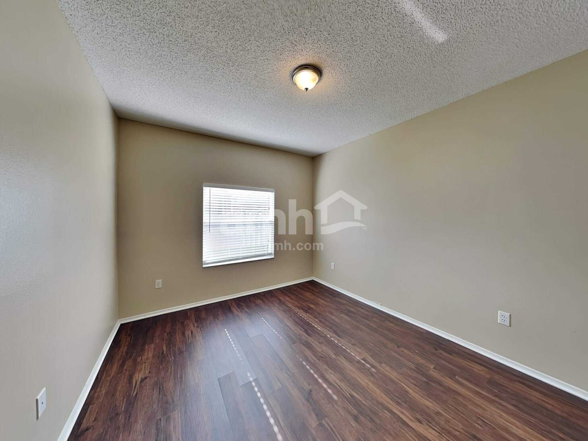 Building Photo - 823 Springwood Cir
