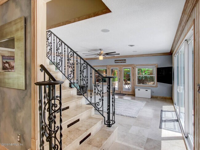 Building Photo - 88 Oakwood Rd