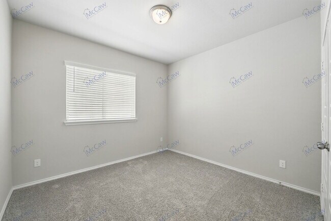 Building Photo - 5909 Hopkins Dr
