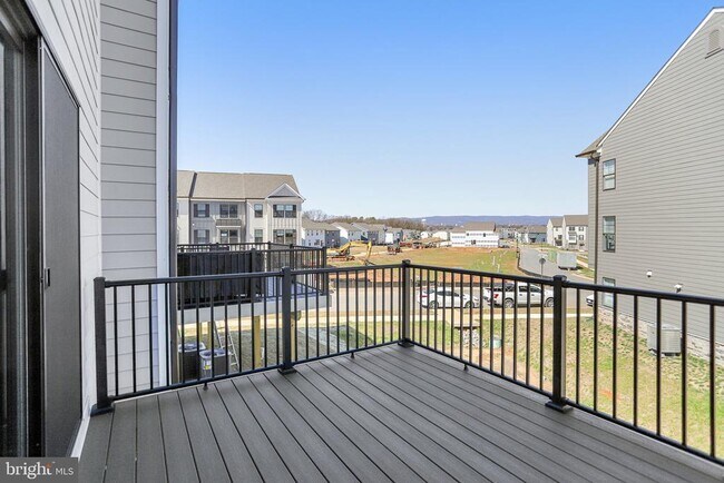 Building Photo - 421 Ensemble Wy