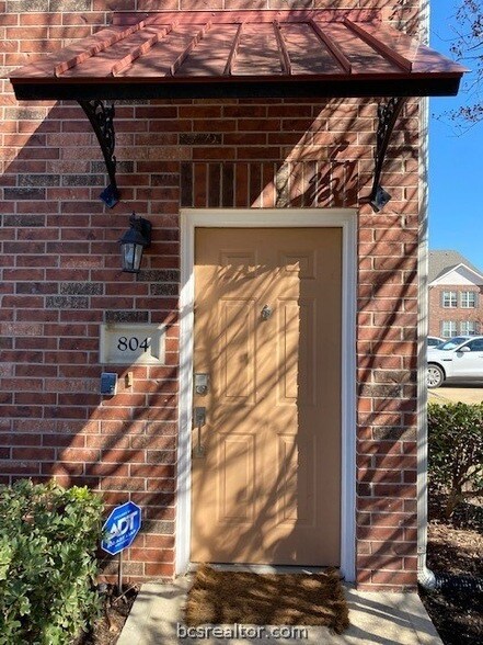 Building Photo - 801 Luther W St