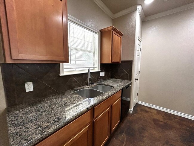Primary Photo - 408 Nelray Blvd