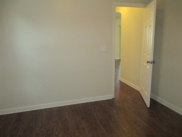 Building Photo - 2643 Creek Ridge Dr