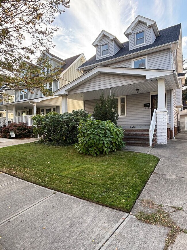 Building Photo - Charming 3-Bedroom Home in the Heart of Cl...