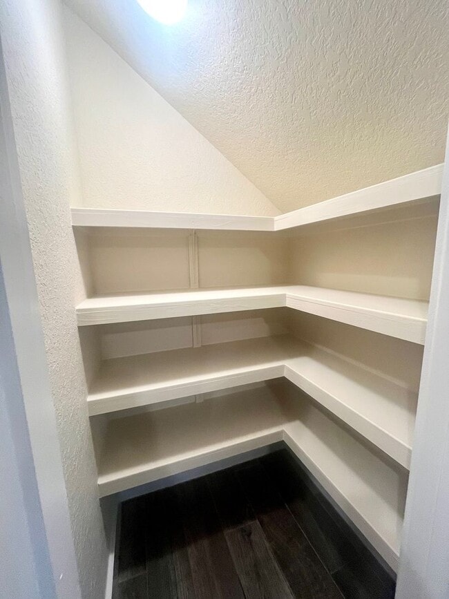 Building Photo - Fabulous Townhome Located minutes to Gruene and Downtown New Braunfels!