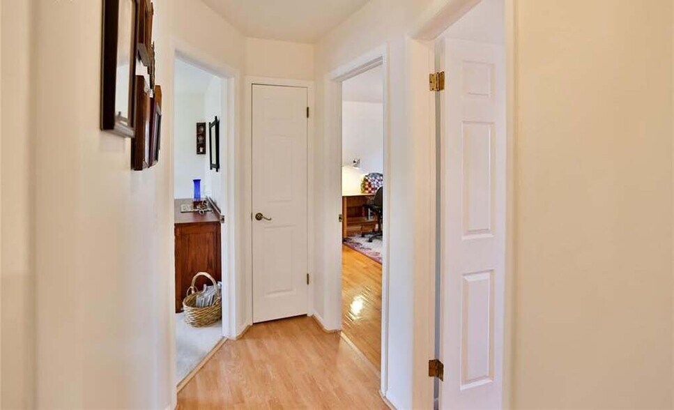 Building Photo - 1519 Lehmberg Blvd