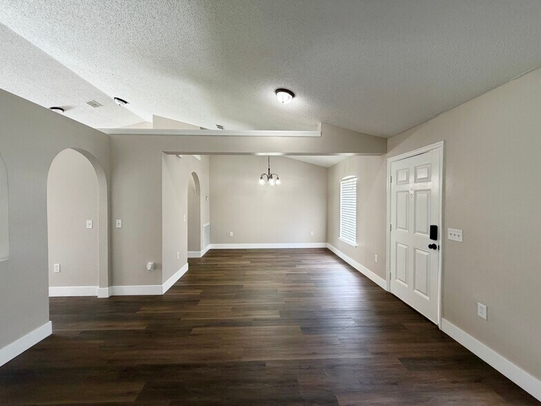 Building Photo - 47 Sawfish Ct