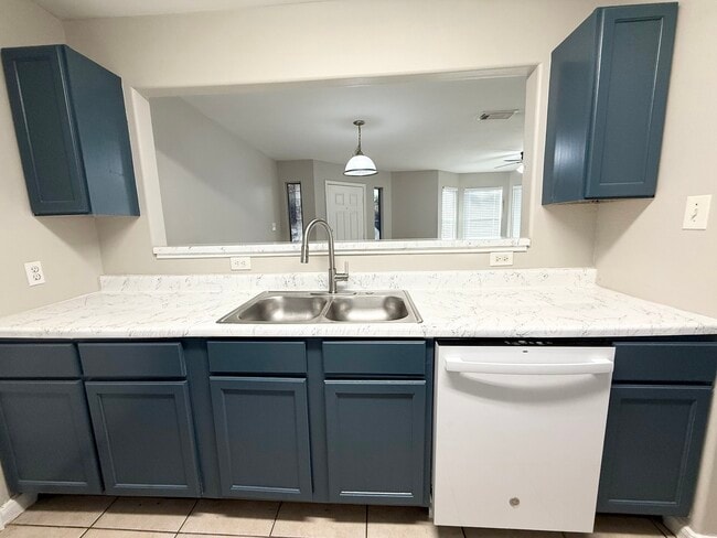 Building Photo - 3032 La Estancia Ln