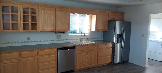 Building Photo - Charming 3-Bedroom home near BTC