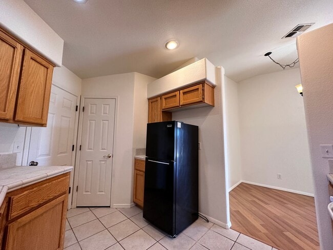 Building Photo - Great 3 Bedroom, 2 Bath Home Centrally located in Kingman!