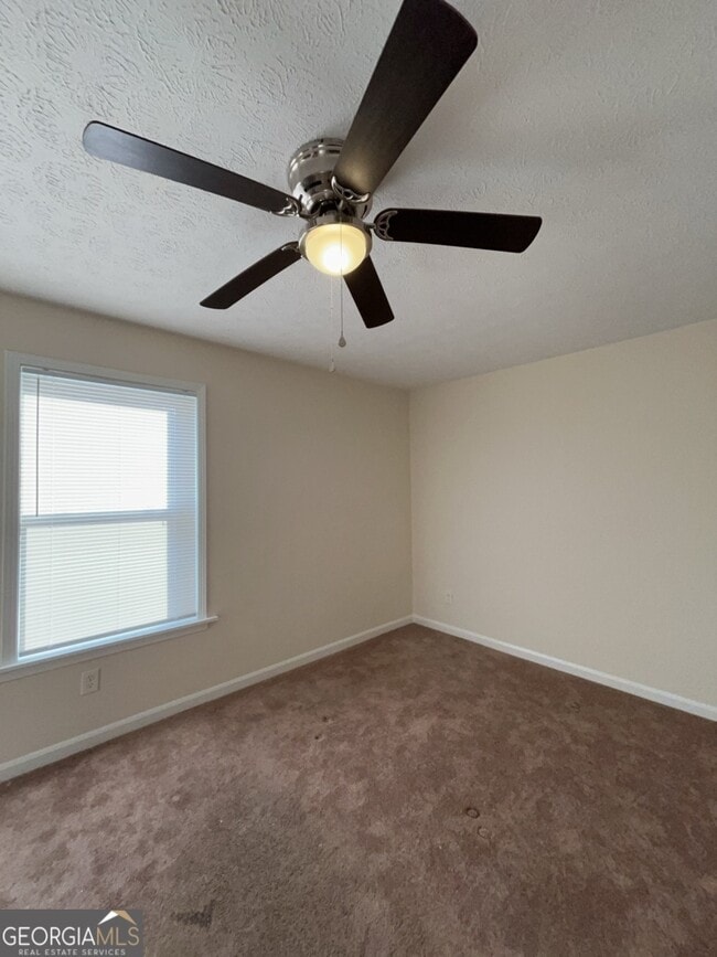 Building Photo - 463 Rock Meadow Dr