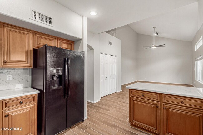 Building Photo - 4522 E Rowel Rd