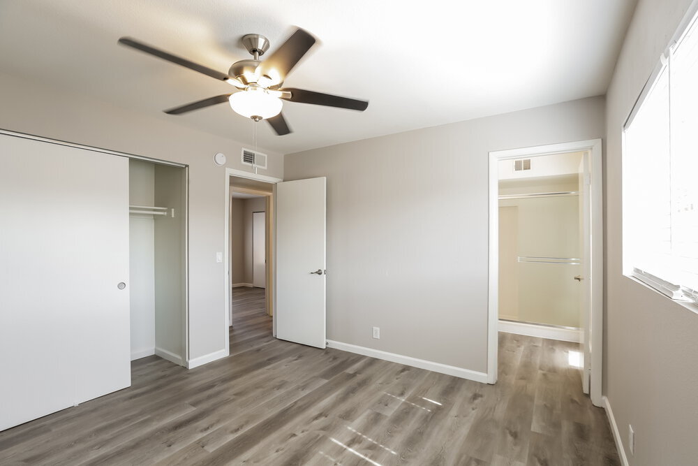 Building Photo - 307 W Nopal Pl