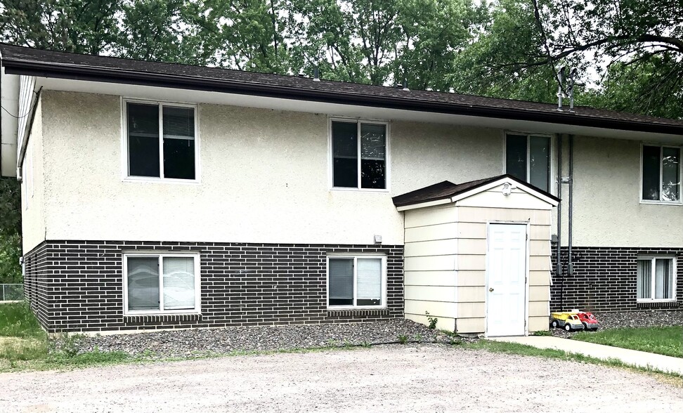 Building Photo - 751 5th St