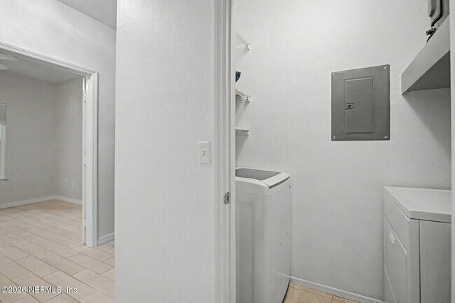 Building Photo - 130 Veracruz Dr