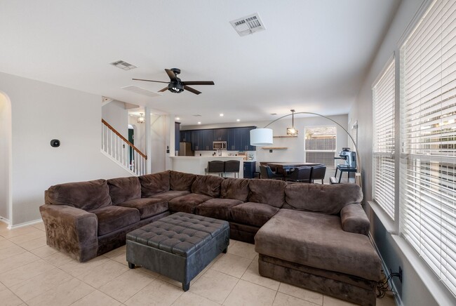 Building Photo - 21646 Seminole Oaks