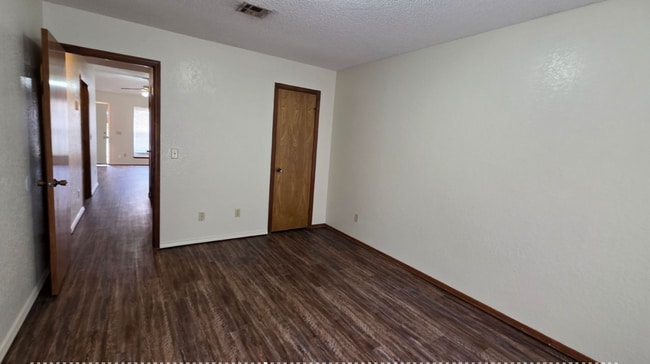 Building Photo - Mustang Schools