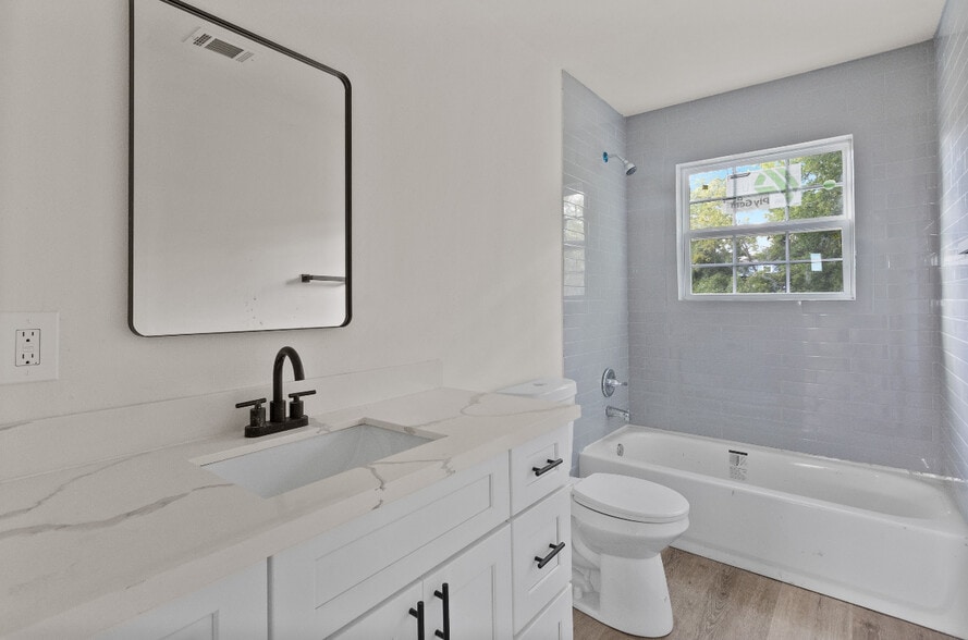 Building Photo - 5031 Mallow St