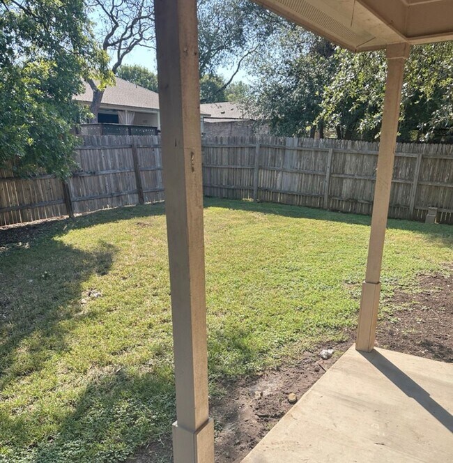 Building Photo - AVAILABLE NOW!