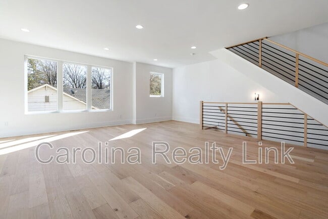 Building Photo - 3523 Avalon Ave