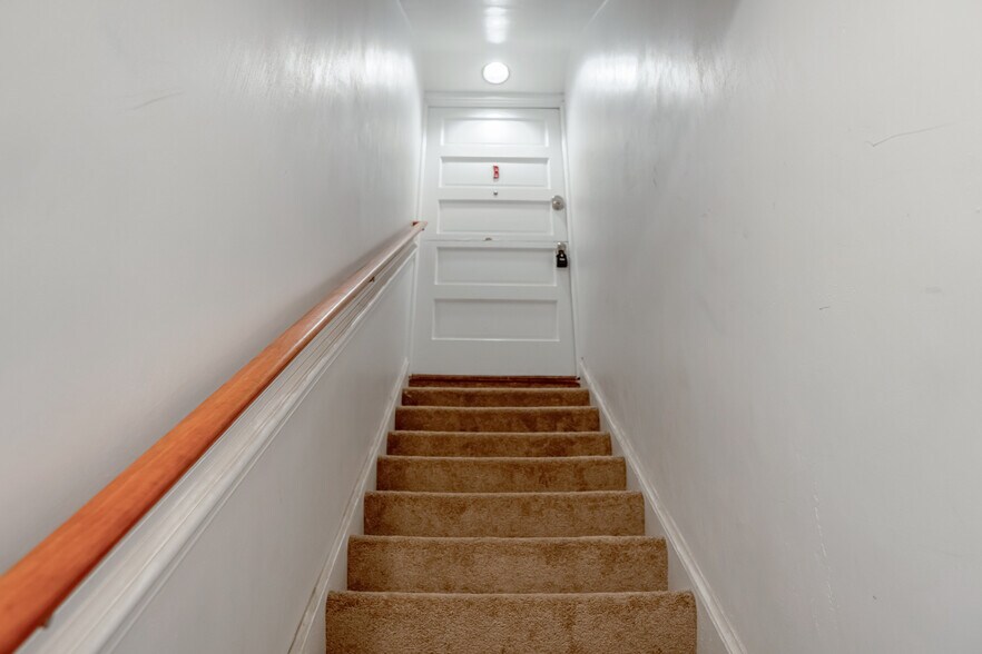 Building Photo - 314 N Shore Rd