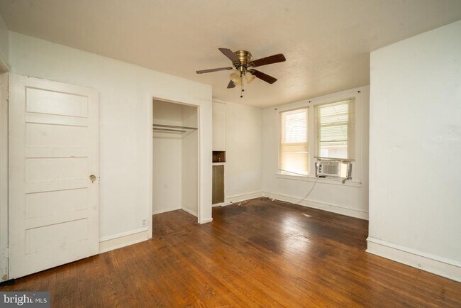Building Photo - 111 Rosemar St