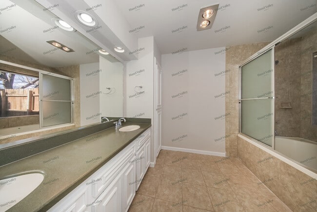 Building Photo - 2208 Brookhaven Ct