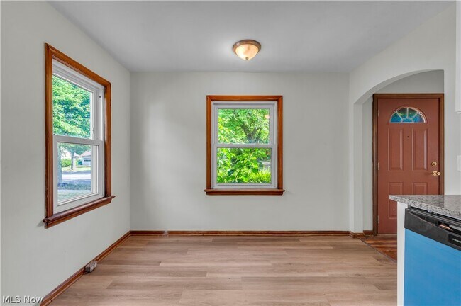 Building Photo - 14404 Rockside Rd