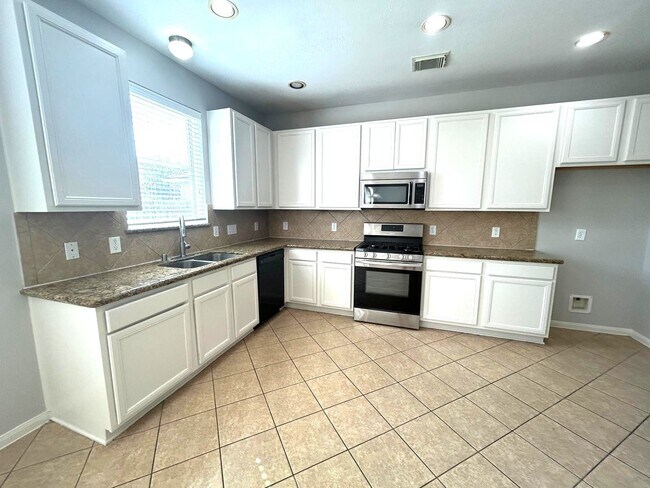 Building Photo - 25207 Diamond Ranch Dr