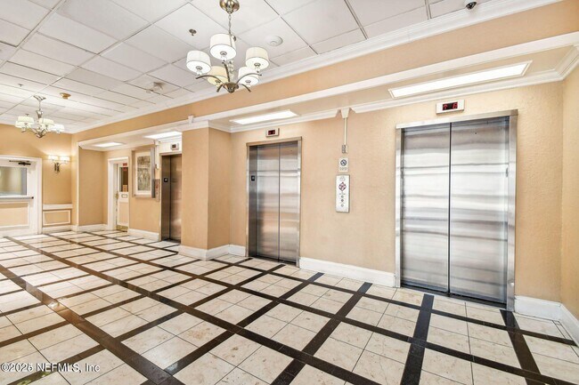 Building Photo - 311 W Ashley St