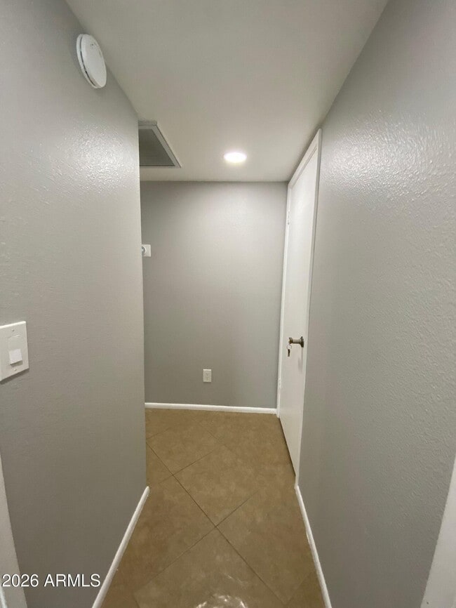 Building Photo - 1055 N Recker Rd