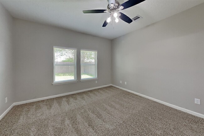 Building Photo - 8618 Cedar Walk Dr