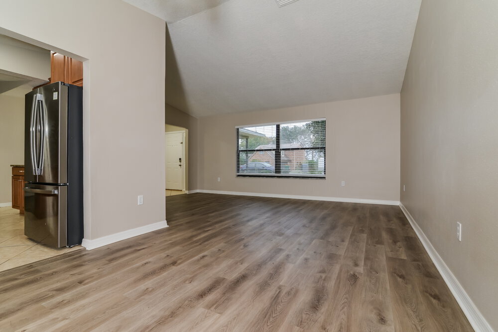 Building Photo - 336 Shorewood Dr