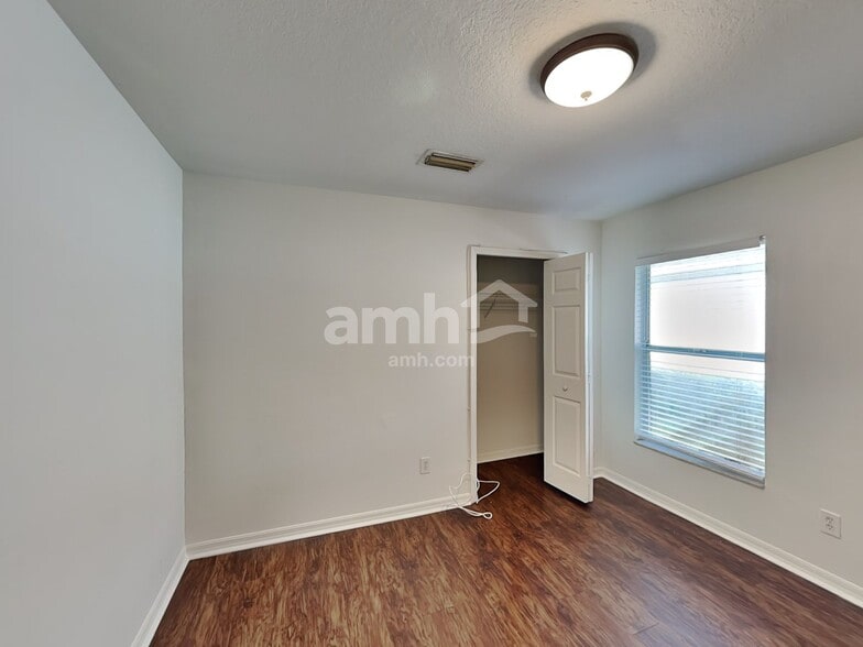 Building Photo - 15004 Shaw Rd