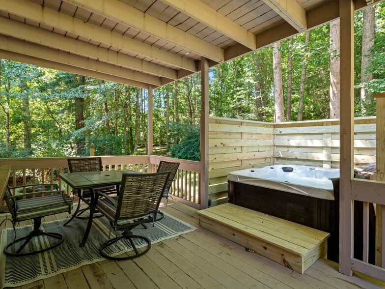 Building Photo - 28 Turnberry Dr