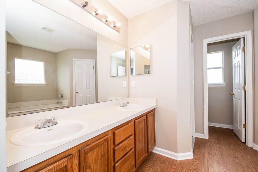 Building Photo - 3138 Haverhill Ct