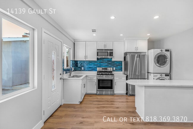 Primary Photo - 14139 Gault St