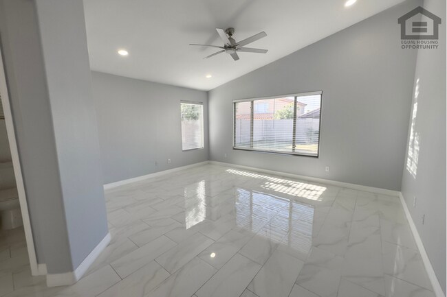 Building Photo - 3Bed/2Bath House at AZ-101 Loop/75th Ave! Ready for Immediate Move-In! -- HOME OFFICE!