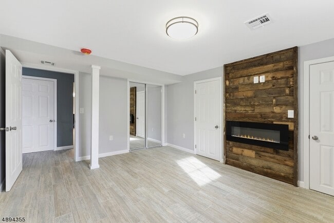 Building Photo - 499 New Brunswick Ave