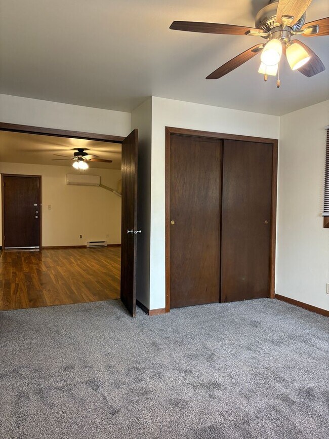 Interior Photo - 4651 GOVERNORS DR