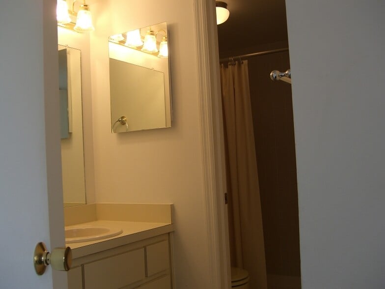 Building Photo - 5537 Sea Forest Dr