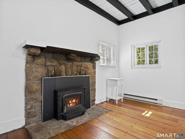 Building Photo - 212 New Canaan Ave